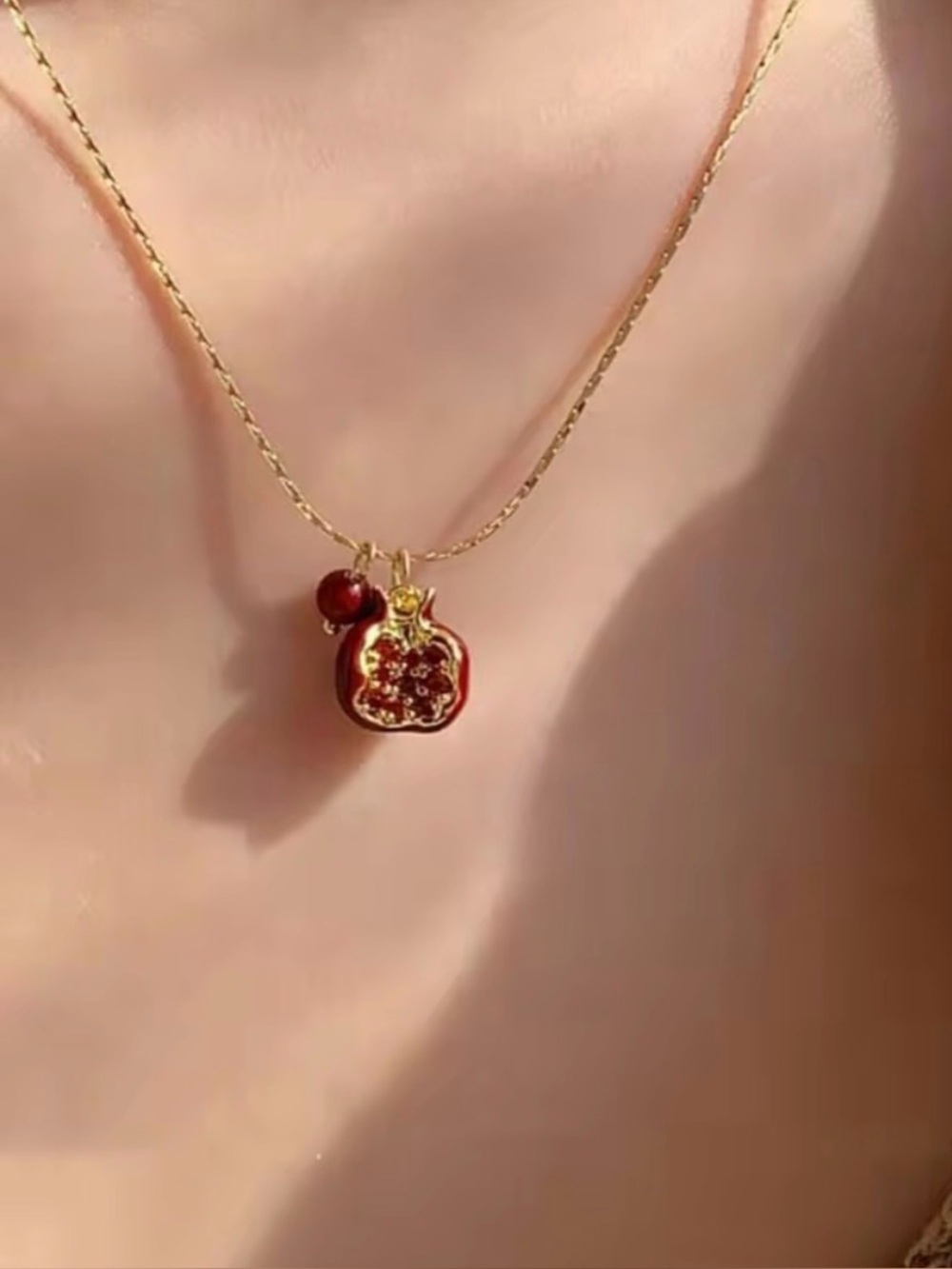 Gold Red Charm Pendant Necklace pomegranate - Picture 3 of 8